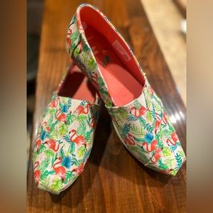 Tom’s Flamingo pattern size 8.5 never worn!